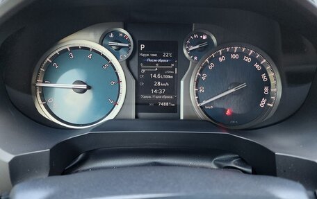 Toyota Land Cruiser Prado 150 рестайлинг 2, 2021 год, 4 500 000 рублей, 5 фотография