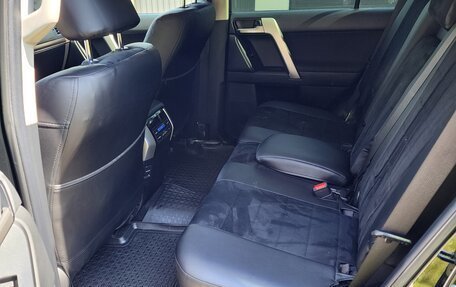 Toyota Land Cruiser Prado 150 рестайлинг 2, 2021 год, 4 500 000 рублей, 13 фотография