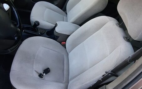 Hyundai Santa Fe III рестайлинг, 2005 год, 220 000 рублей, 23 фотография