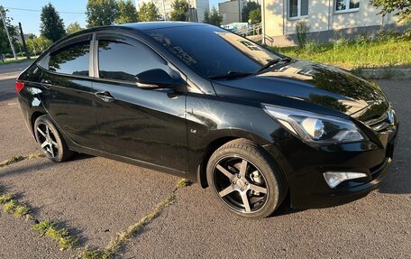 Hyundai Solaris II рестайлинг, 2015 год, 1 250 000 рублей, 2 фотография
