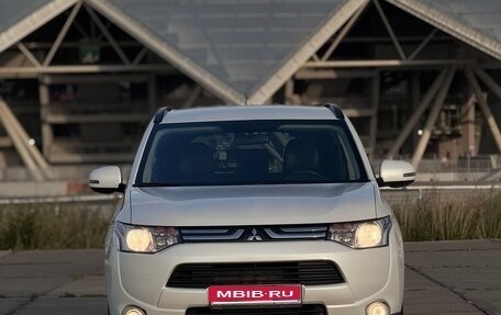 Mitsubishi Outlander III рестайлинг 3, 2013 год, 1 250 000 рублей, 1 фотография