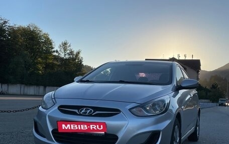 Hyundai Solaris II рестайлинг, 2011 год, 915 000 рублей, 2 фотография