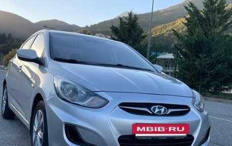 Hyundai Solaris II рестайлинг, 2011 год, 915 000 рублей, 4 фотография