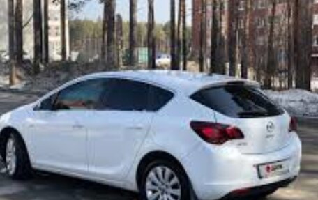 Opel Astra J, 2010 год, 650 000 рублей, 3 фотография