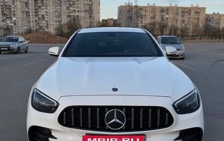 Mercedes-Benz E-Класс, 2020 год, 3 500 000 рублей, 3 фотография