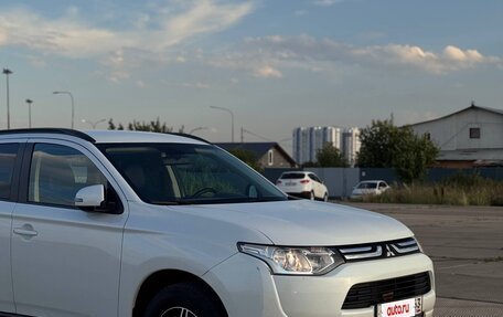 Mitsubishi Outlander III рестайлинг 3, 2013 год, 1 250 000 рублей, 5 фотография