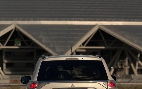 Mitsubishi Outlander III рестайлинг 3, 2013 год, 1 250 000 рублей, 2 фотография