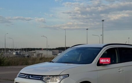 Mitsubishi Outlander III рестайлинг 3, 2013 год, 1 250 000 рублей, 6 фотография