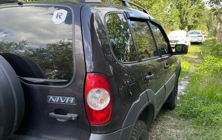 Chevrolet Niva I рестайлинг, 2017 год, 800 000 рублей, 3 фотография