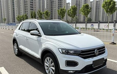 Volkswagen T-Roc I, 2021 год, 1 200 020 рублей, 3 фотография