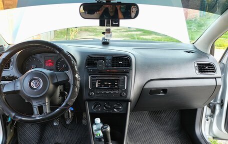 Volkswagen Polo VI (EU Market), 2011 год, 550 000 рублей, 6 фотография