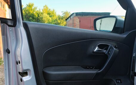 Volkswagen Polo VI (EU Market), 2011 год, 550 000 рублей, 25 фотография