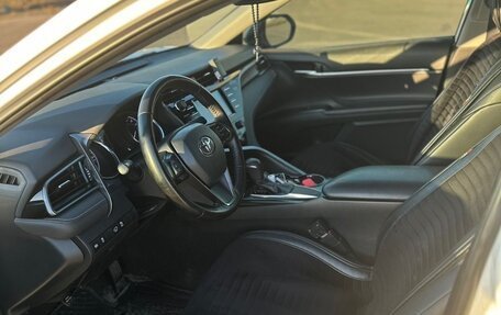 Toyota Camry, 2019 год, 2 599 000 рублей, 10 фотография