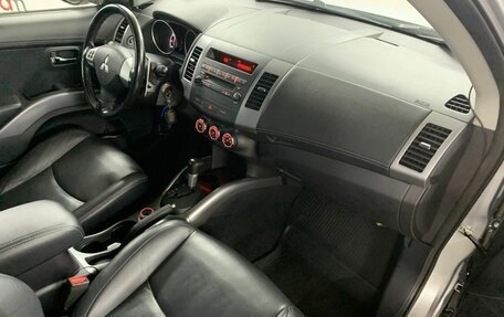 Mitsubishi Outlander III рестайлинг 3, 2010 год, 1 299 000 рублей, 12 фотография