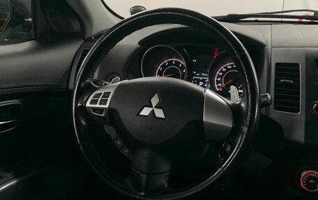 Mitsubishi Outlander III рестайлинг 3, 2010 год, 1 299 000 рублей, 13 фотография