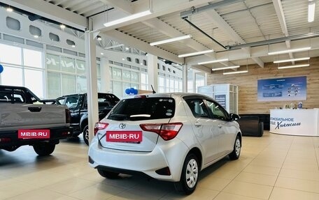 Toyota Vitz, 2017 год, 1 149 999 рублей, 6 фотография