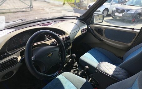 Chevrolet Niva I рестайлинг, 2005 год, 260 000 рублей, 25 фотография