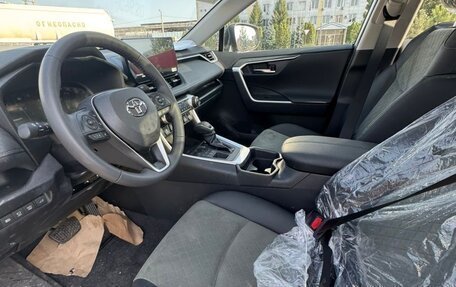 Toyota RAV4, 2025 год, 3 750 000 рублей, 9 фотография