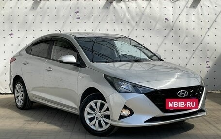 Hyundai Solaris II рестайлинг, 2021 год, 1 580 000 рублей, 2 фотография