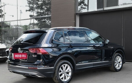 Volkswagen Tiguan II, 2019 год, 3 050 000 рублей, 5 фотография