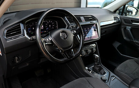 Volkswagen Tiguan II, 2019 год, 3 050 000 рублей, 14 фотография