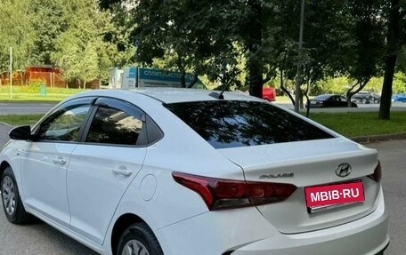 Hyundai Solaris II рестайлинг, 2021 год, 1 300 000 рублей, 1 фотография