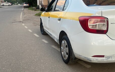 Renault Logan II, 2017 год, 450 000 рублей, 2 фотография