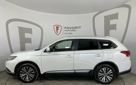 Mitsubishi Outlander III рестайлинг 3, 2019 год, 1 824 000 рублей, 5 фотография