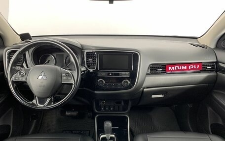 Mitsubishi Outlander III рестайлинг 3, 2019 год, 1 824 000 рублей, 7 фотография