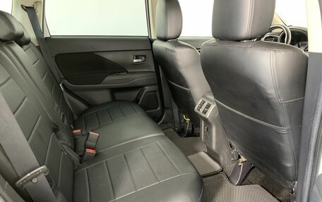 Mitsubishi Outlander III рестайлинг 3, 2019 год, 1 824 000 рублей, 16 фотография
