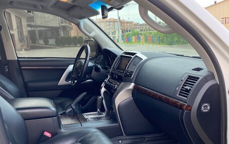 Toyota Land Cruiser 200, 2013 год, 5 700 000 рублей, 14 фотография