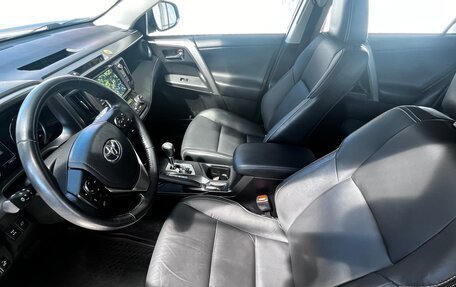 Toyota RAV4, 2018 год, 3 000 000 рублей, 11 фотография