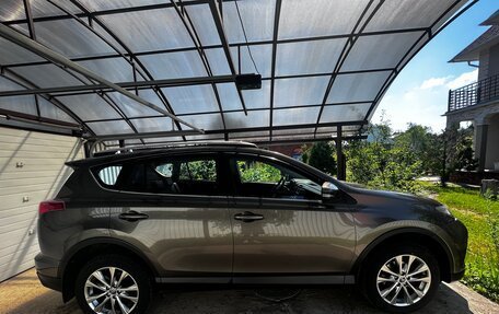Toyota RAV4, 2018 год, 3 000 000 рублей, 6 фотография