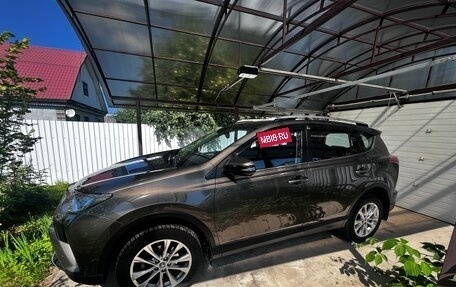 Toyota RAV4, 2018 год, 3 000 000 рублей, 10 фотография