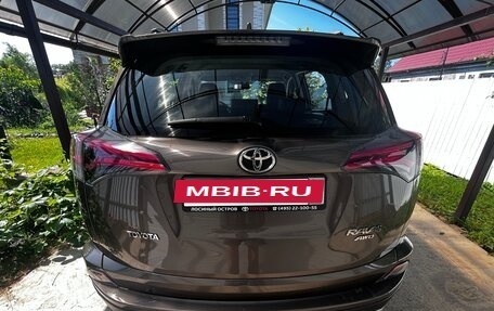 Toyota RAV4, 2018 год, 3 000 000 рублей, 8 фотография