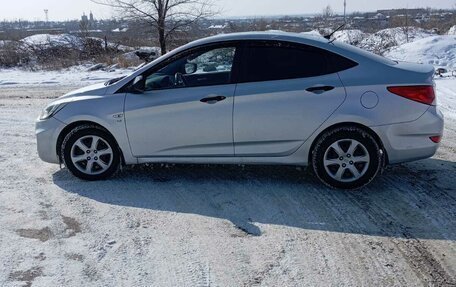 Hyundai Solaris II рестайлинг, 2013 год, 870 000 рублей, 4 фотография