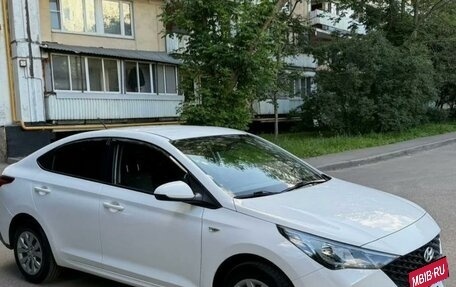 Hyundai Solaris II рестайлинг, 2021 год, 1 300 000 рублей, 9 фотография