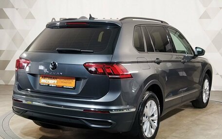 Volkswagen Tiguan II, 2021 год, 2 119 000 рублей, 3 фотография