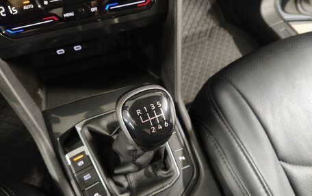 Volkswagen Tiguan II, 2021 год, 2 119 000 рублей, 15 фотография
