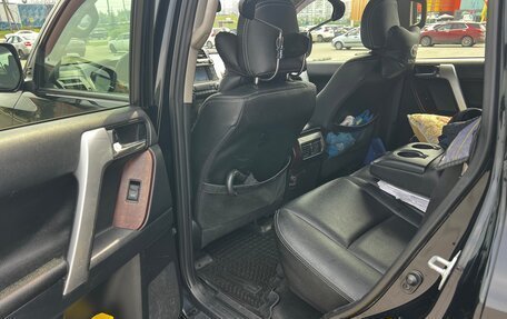 Toyota Land Cruiser Prado 150 рестайлинг 2, 2015 год, 3 400 000 рублей, 12 фотография