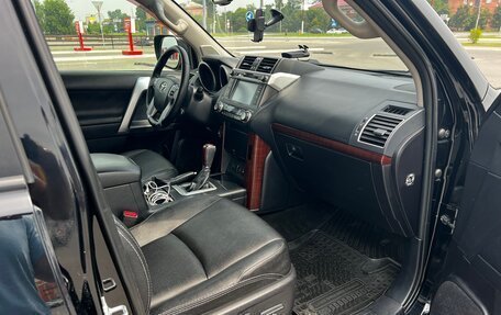 Toyota Land Cruiser Prado 150 рестайлинг 2, 2015 год, 3 400 000 рублей, 10 фотография