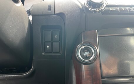 Toyota Land Cruiser Prado 150 рестайлинг 2, 2015 год, 3 400 000 рублей, 18 фотография