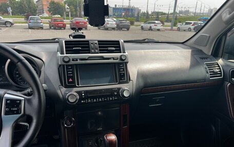 Toyota Land Cruiser Prado 150 рестайлинг 2, 2015 год, 3 400 000 рублей, 15 фотография