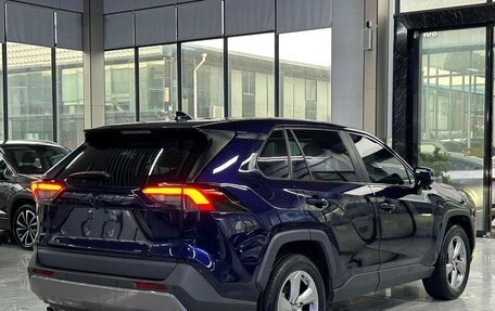 Toyota RAV4, 2022 год, 2 700 000 рублей, 2 фотография