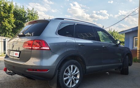 Volkswagen Touareg III, 2011 год, 2 200 000 рублей, 4 фотография