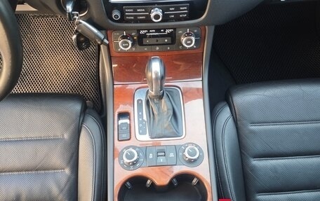 Volkswagen Touareg III, 2011 год, 2 200 000 рублей, 8 фотография