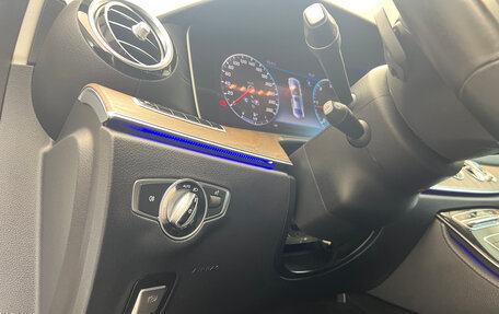 Mercedes-Benz E-Класс, 2018 год, 3 500 000 рублей, 9 фотография