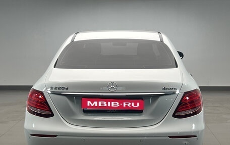 Mercedes-Benz E-Класс, 2018 год, 3 500 000 рублей, 3 фотография
