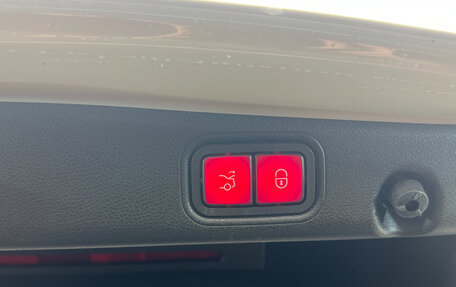 Mercedes-Benz E-Класс, 2018 год, 3 500 000 рублей, 24 фотография