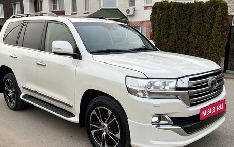 Toyota Land Cruiser 200, 2015 год, 4 650 000 рублей, 7 фотография